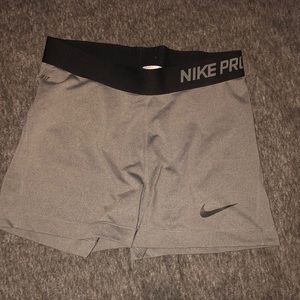 Women’s Nike Pro